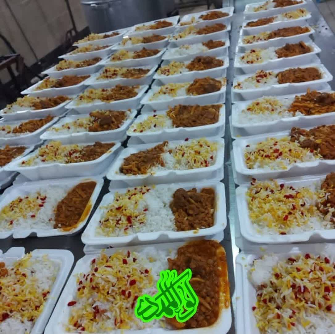 تهیه و پخش ۵۵۰ پرس غذای گرم در روز ولادت امام حسن(ع)